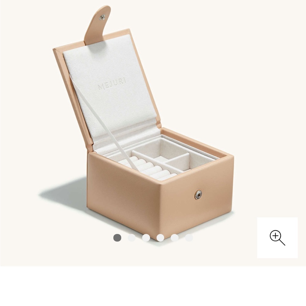 Like NEW Mejuri Jewelry Box